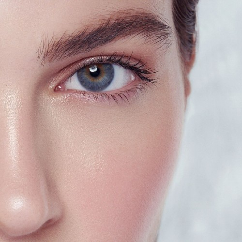 Sữa dưỡng chống nắng làm trắng và trẻ hóa cho làn da vùng mắt Swissline Cell Shock White Brightening Eye Veil SPF 50 PA +++